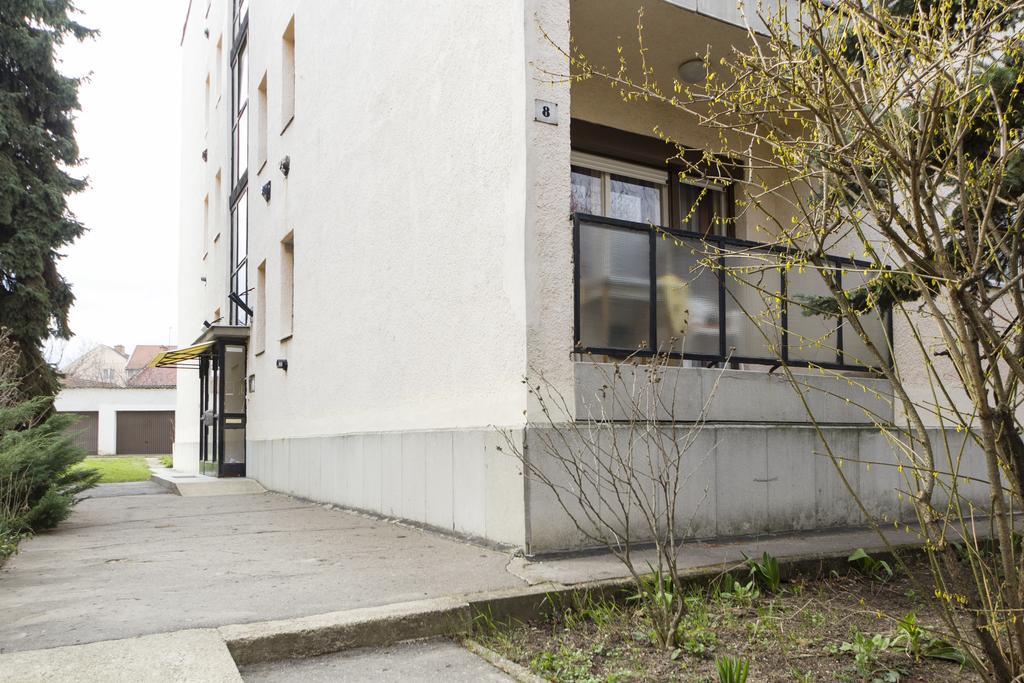 Evi Apartman Eger Buitenkant foto